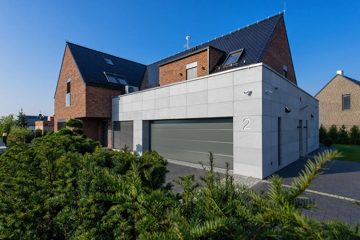 Beton architektoniczny — elewacja Dom Prywatny/Mały Tyniec