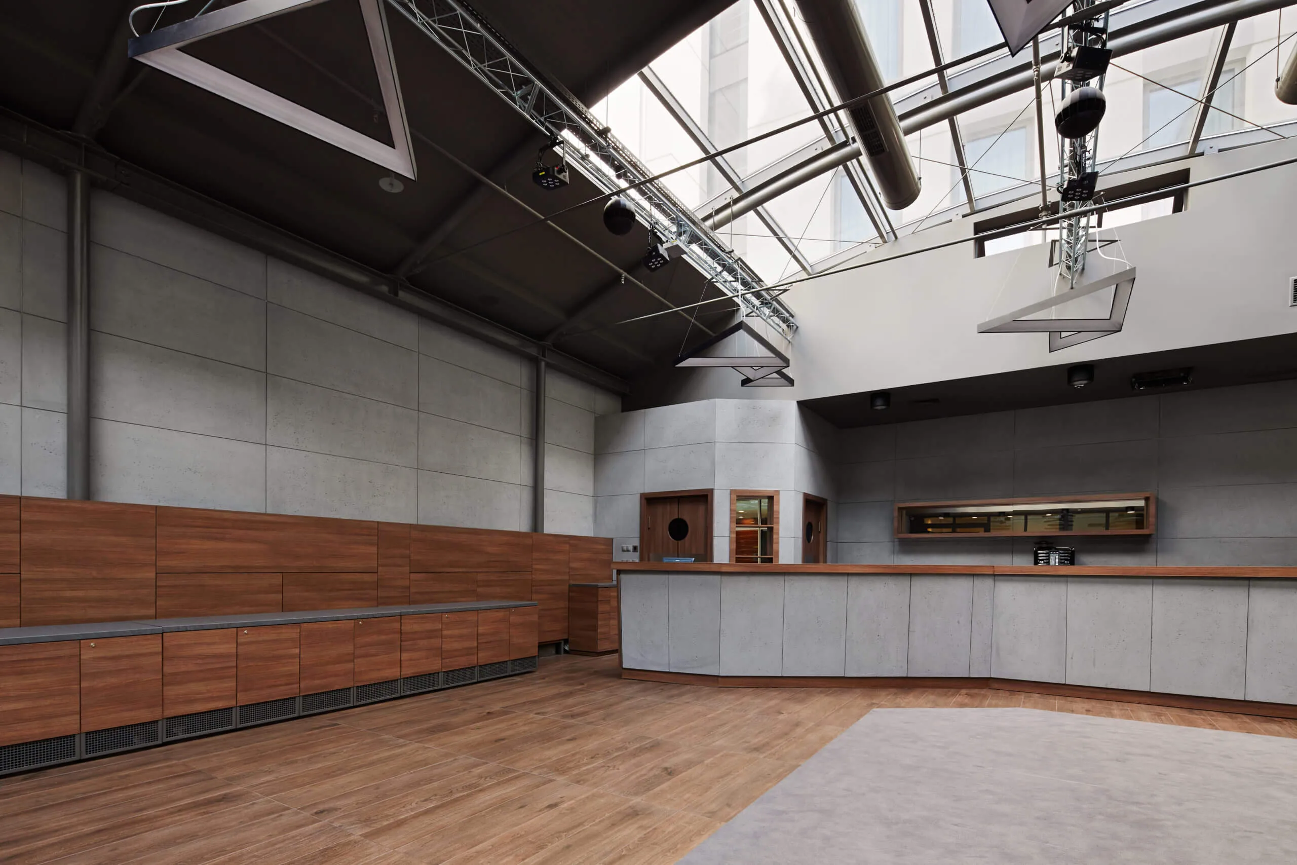 Beton architektoniczny — hotel Holiday Inn / Kraków