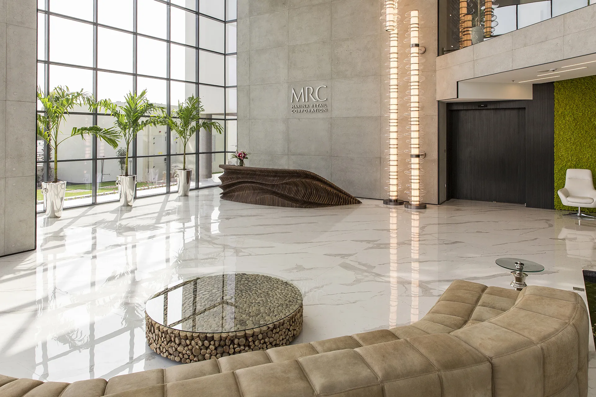 Beton architektoniczny na ścianę elewacja z betonu architektonicznego concreAte common niestandardowe wymiary — MARINA RETAIL CORPORATION / Dubaj